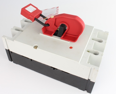 LARGE MOULDED CASE CIRCUIT BREAKER LOCKOUT